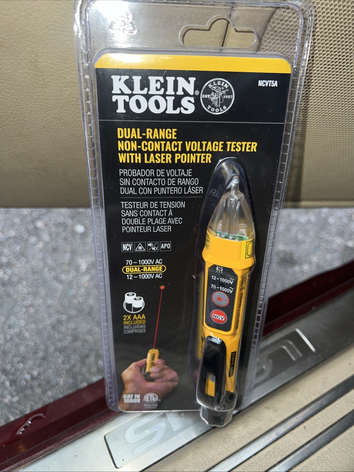 Klein Tools NCVT5A Dual-Range Non-Contact Voltage Tester With Laser Pointer NEW!