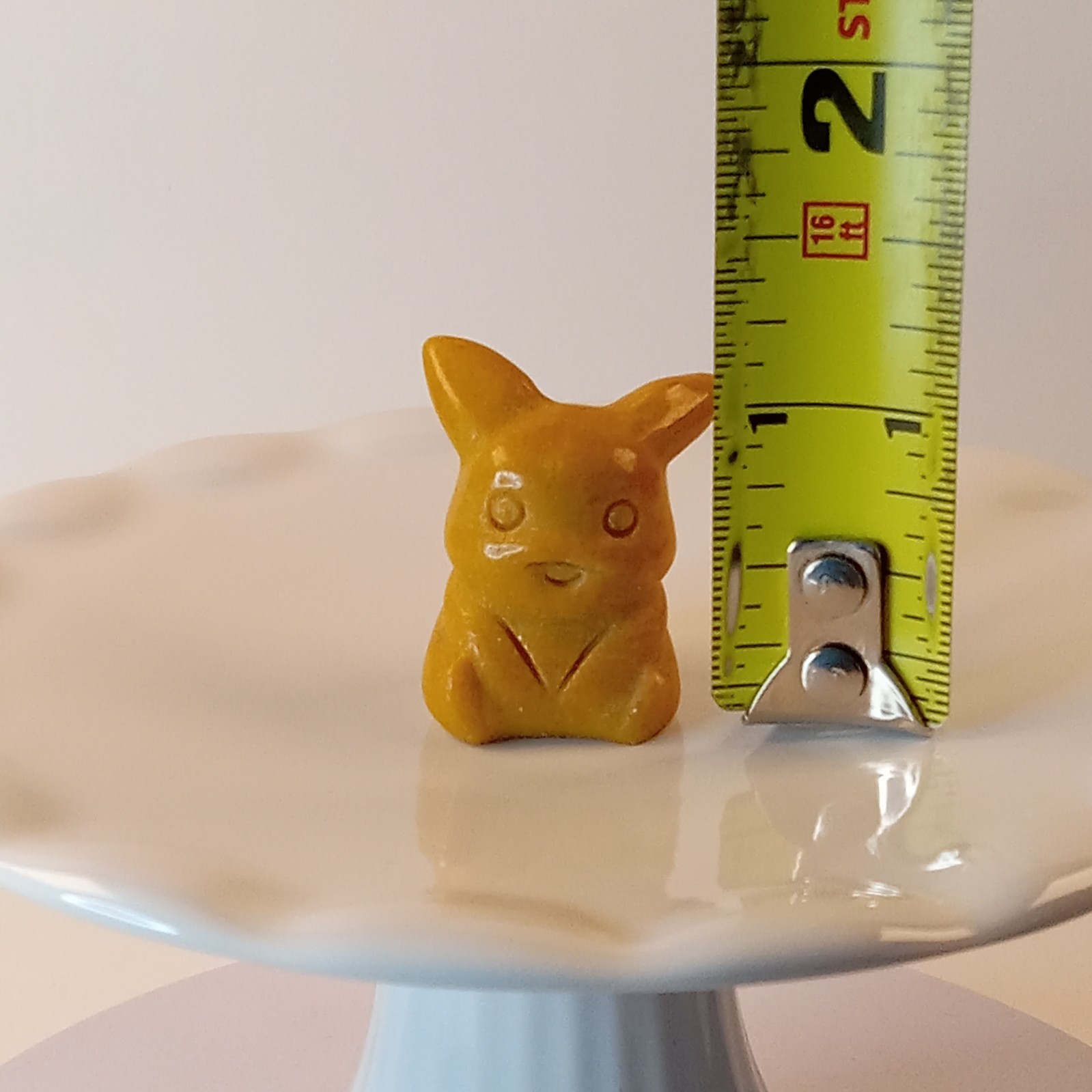 Yellow Jade Crystal Pikachu Pokemon Character Carving 18g | E14