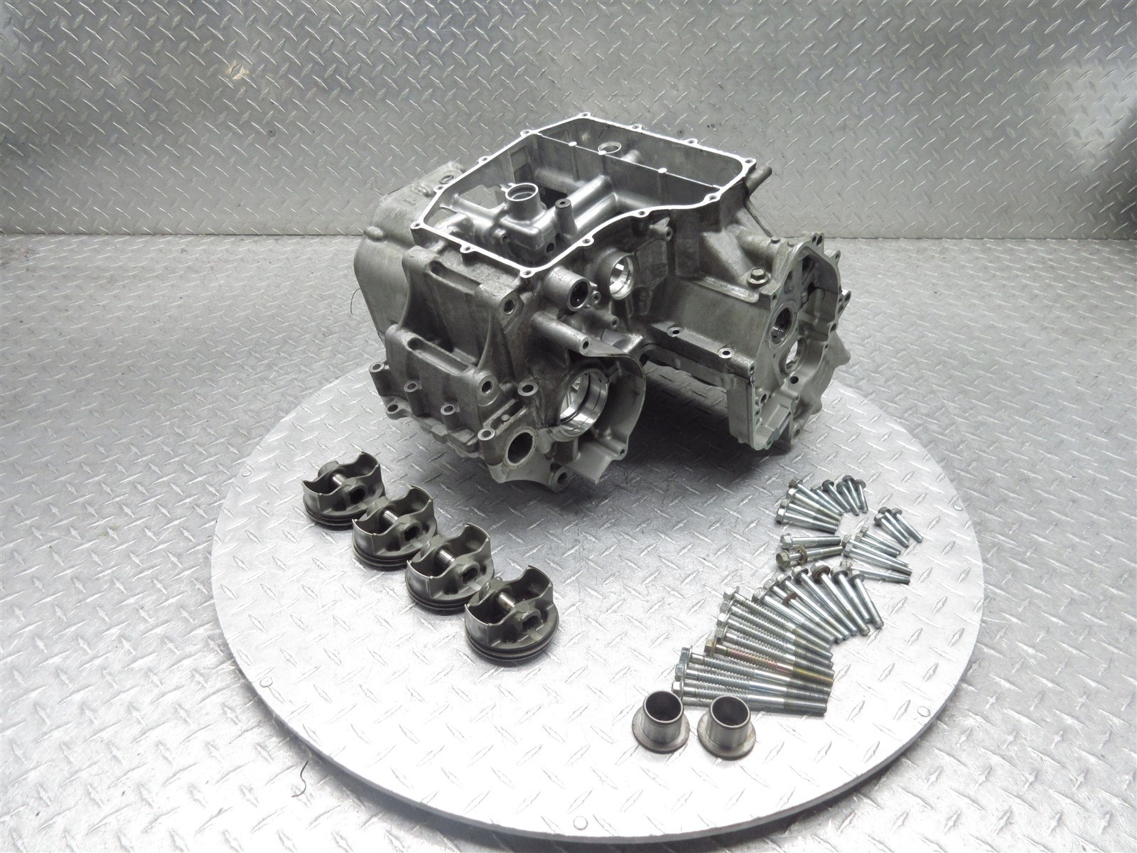 2003 02-03 Honda CBR 954 CBR954RR Crankcase Crank Case Engine Motor Block Piston