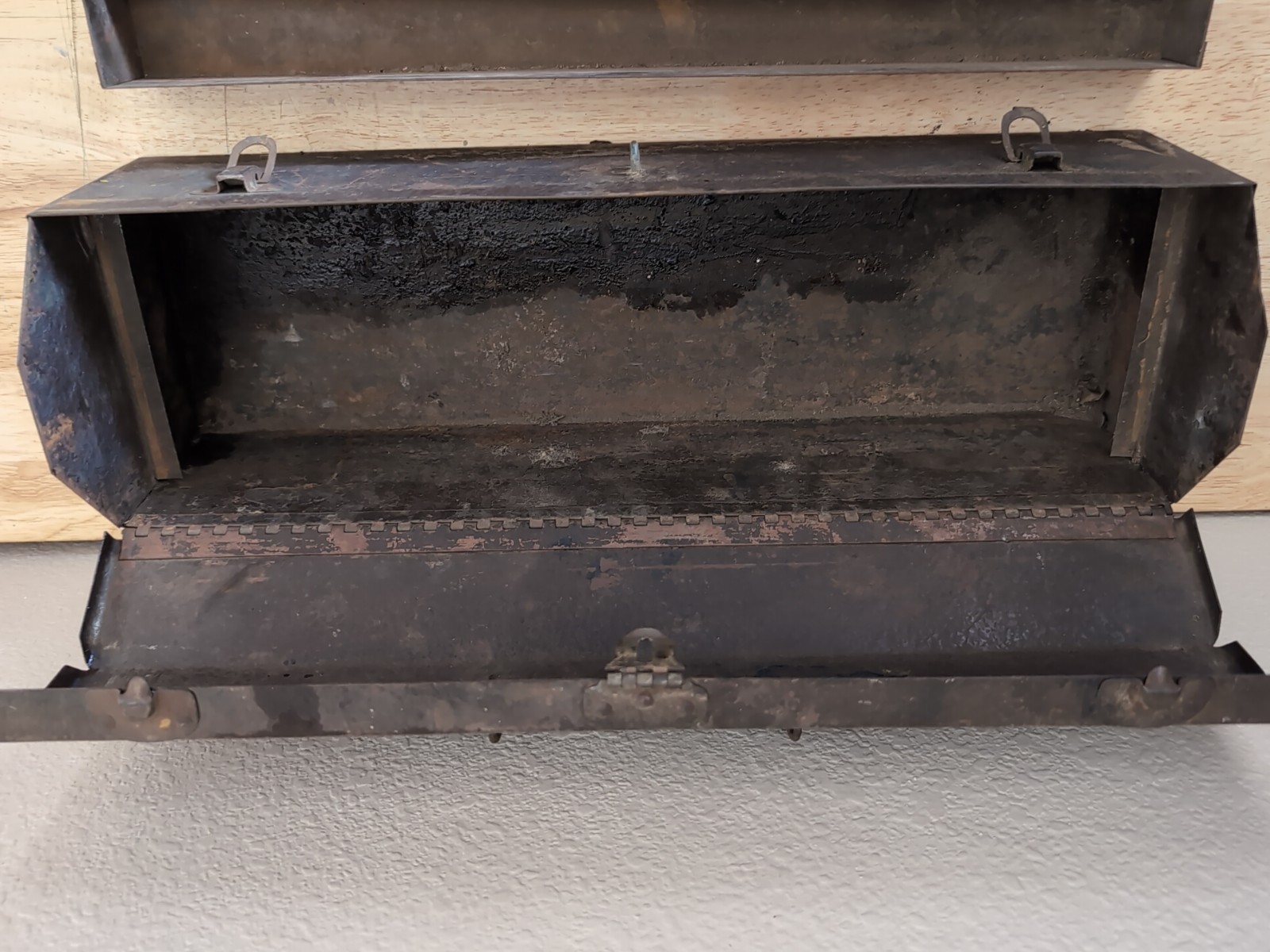 1930s Western Giant Tools Western Auto Supply Tool Box w/ Tray Leather Handle