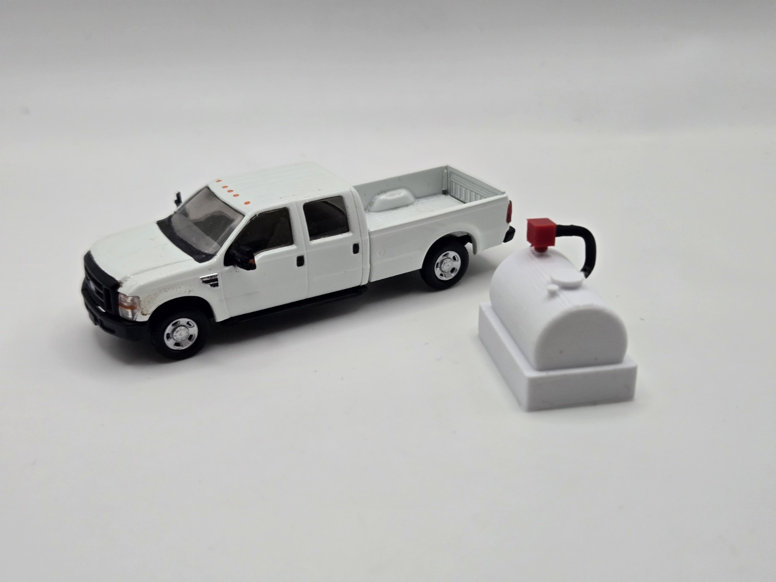 1/87 Scale 800 Gallon Diesel Tank In White