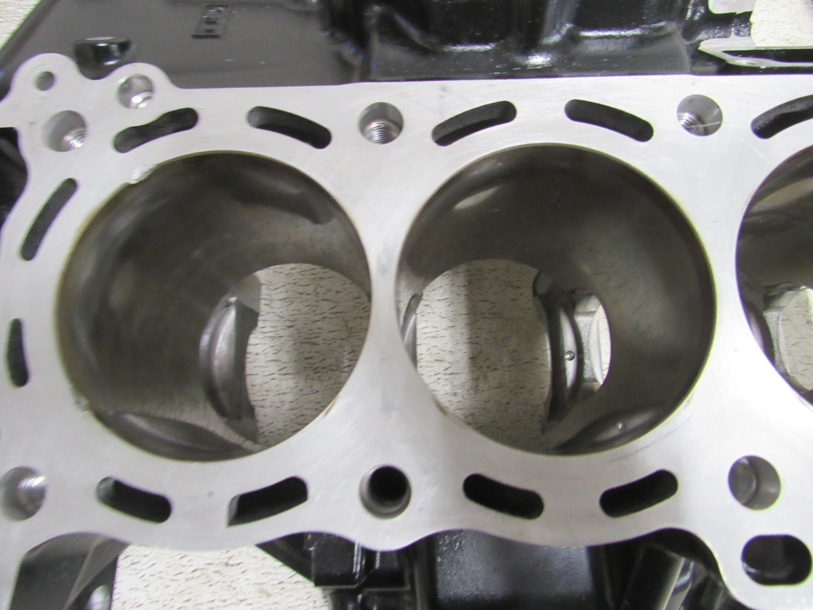 KAWASAKI NINJA ZH2 H2 ZR1000 ENGINE CASES CRANK CASE STOCK OEM #GZ27