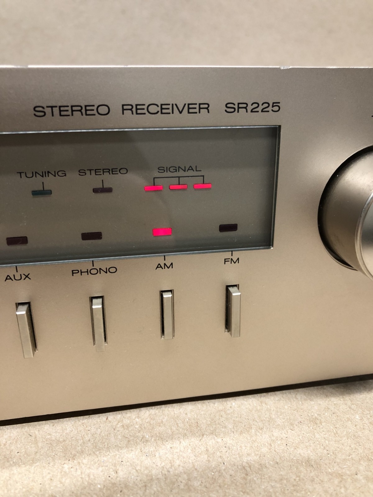 MARANTZ SR225 VINTAGE Stereo Receiver - Great Rich Sound. TESTED but SOLD AS-IS
