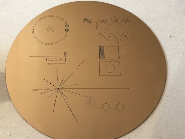 NASA VOYAGER GOLDEN Record + Pioneer plaque with explanation plaques
