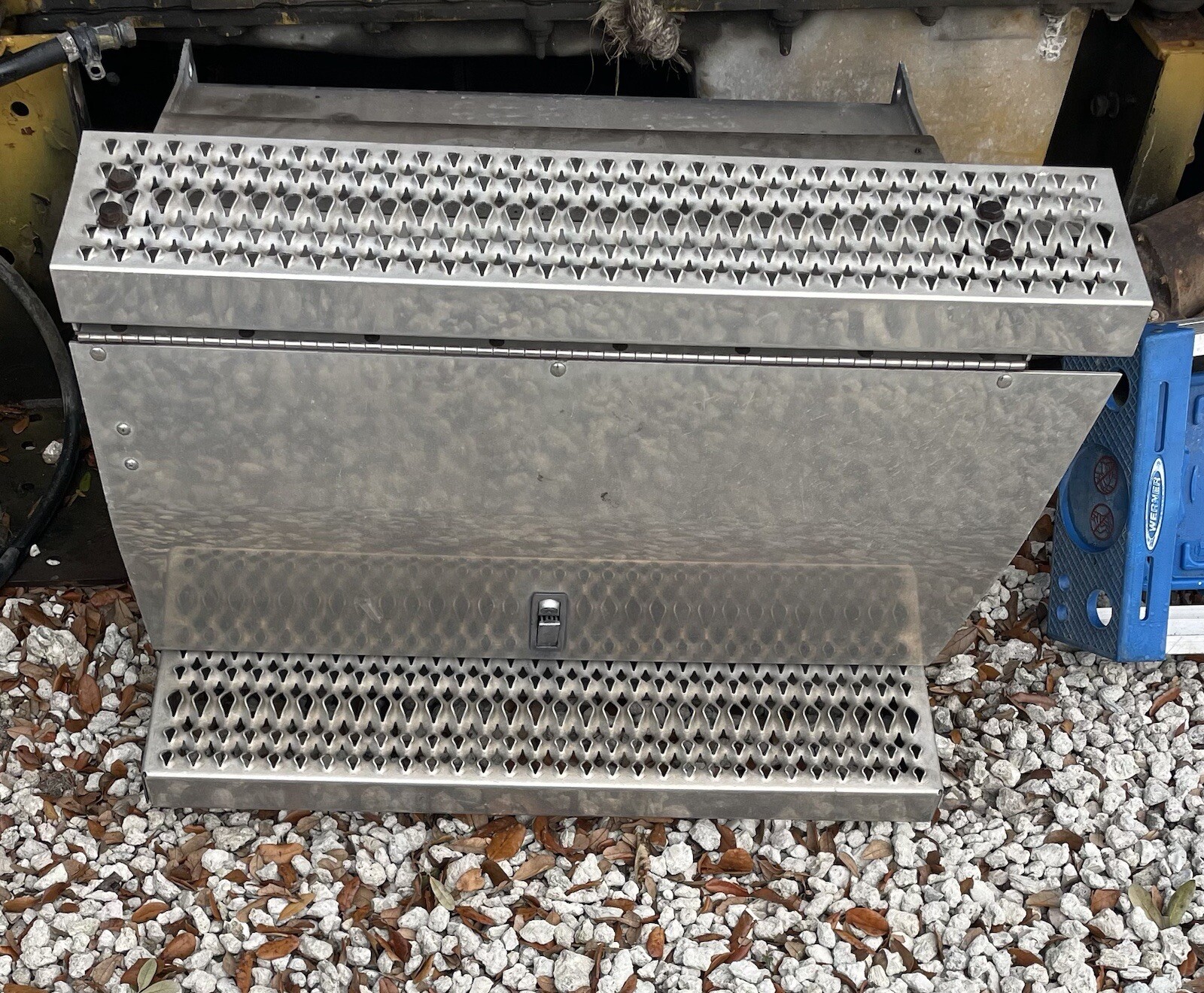 Peterbilt 386 Battery Box left and right - Used