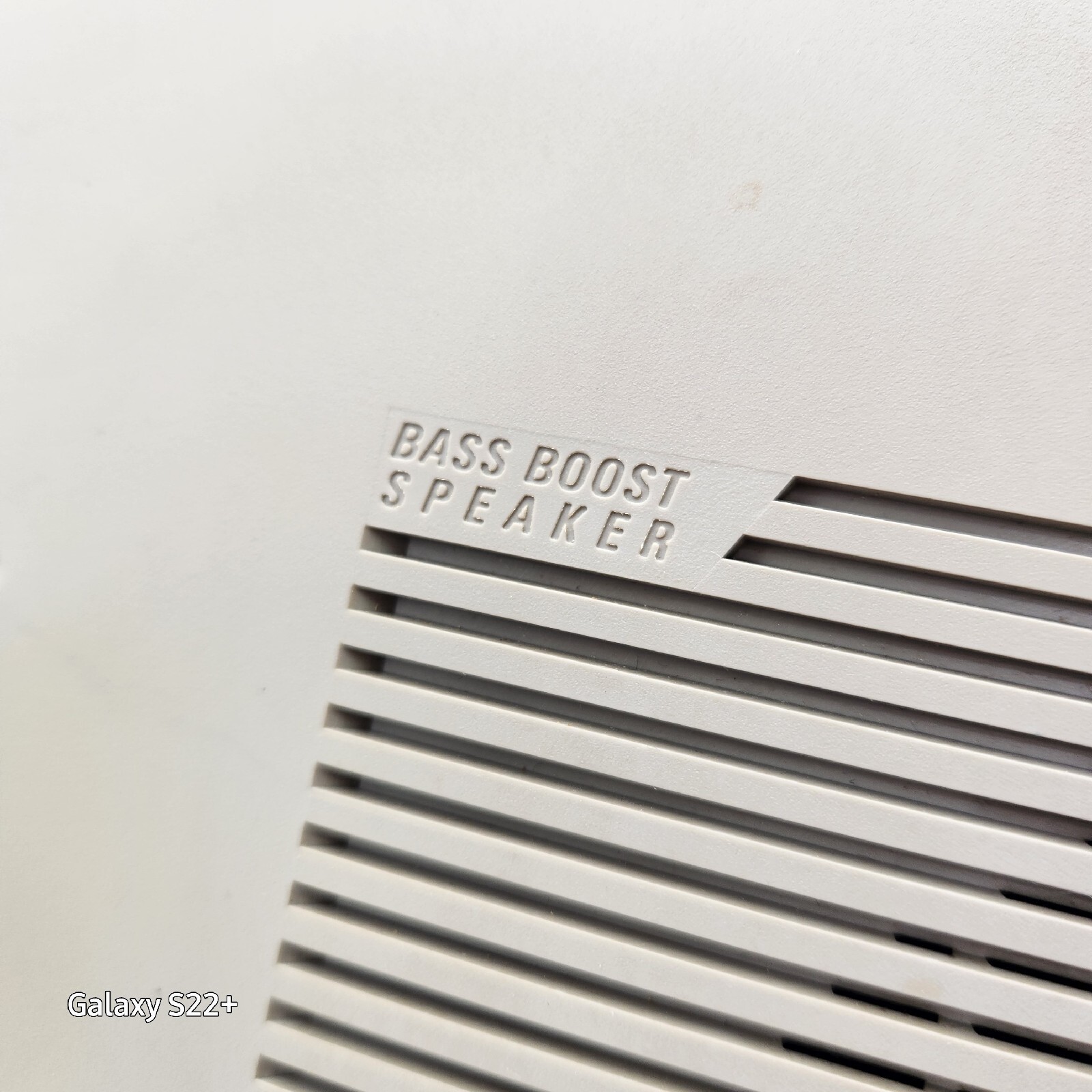 GE Spacemaker AM/FM Stereo Cassette Player Bass Boost #7-4275A has hardware