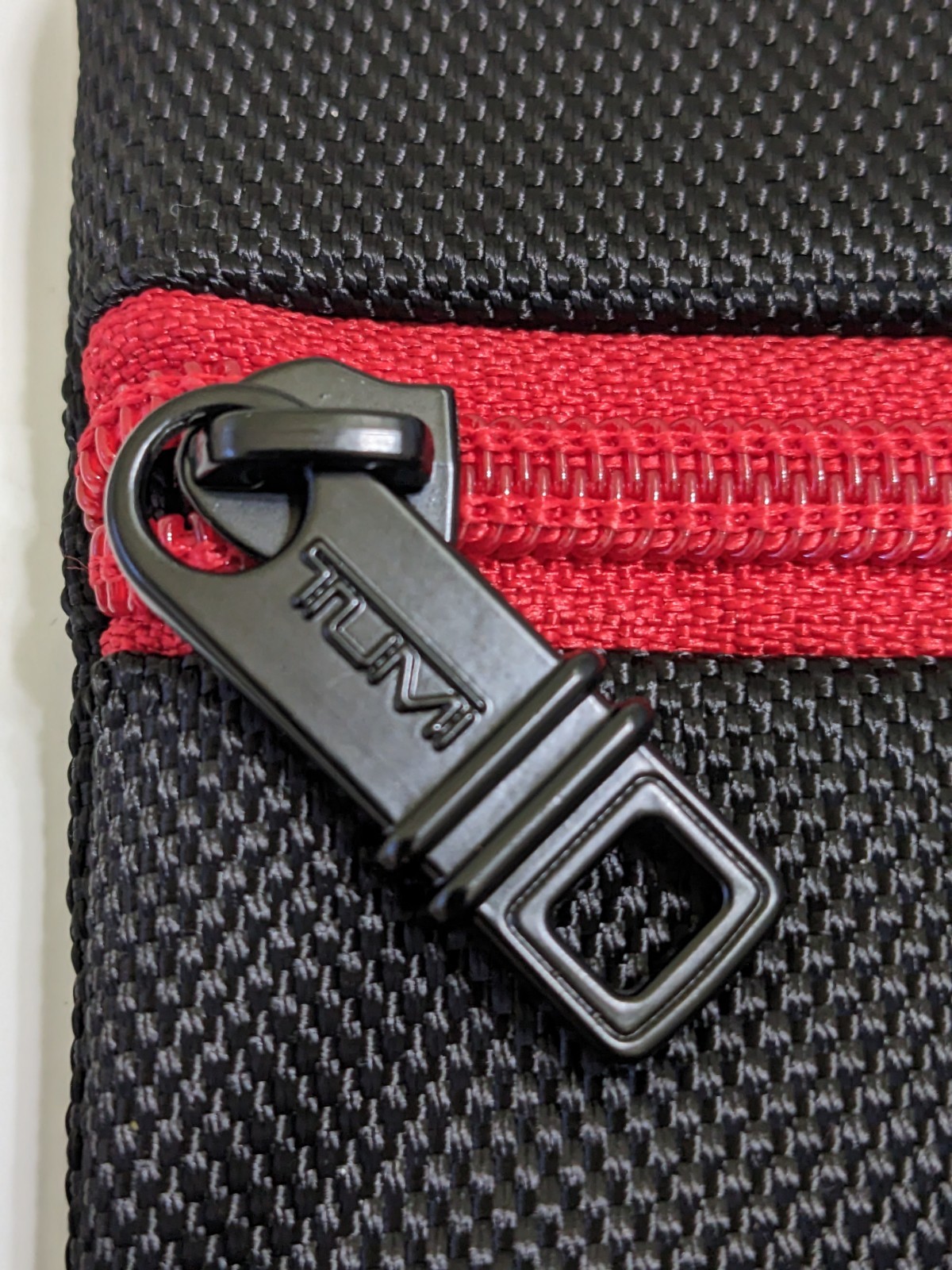 New Tumi Delta Black Zip Pouch Travel Case Red Zipper Cosmetic Toiletries Bag