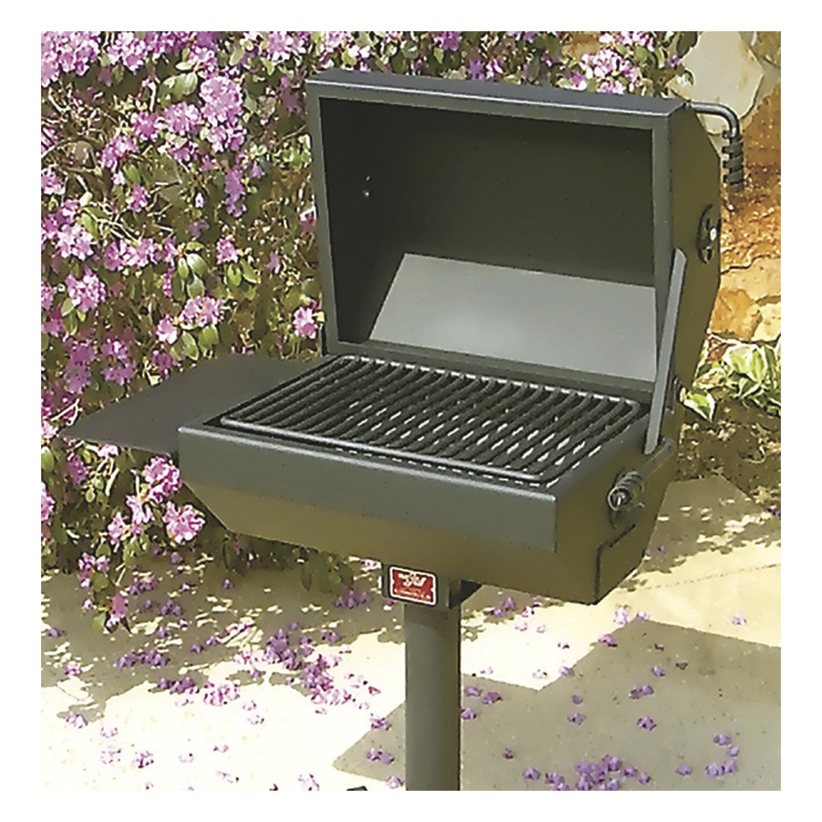 Pilot Rock Steel Covered BBQ Grill, 19in. x 22in., Model# EC-26/S B2
