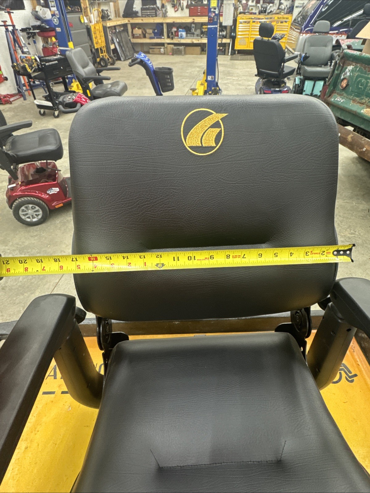 🥇Golden Companion Seat 18" X 16" ~NICE~ Armrest & Seat Mount!! *L@@K WoW*