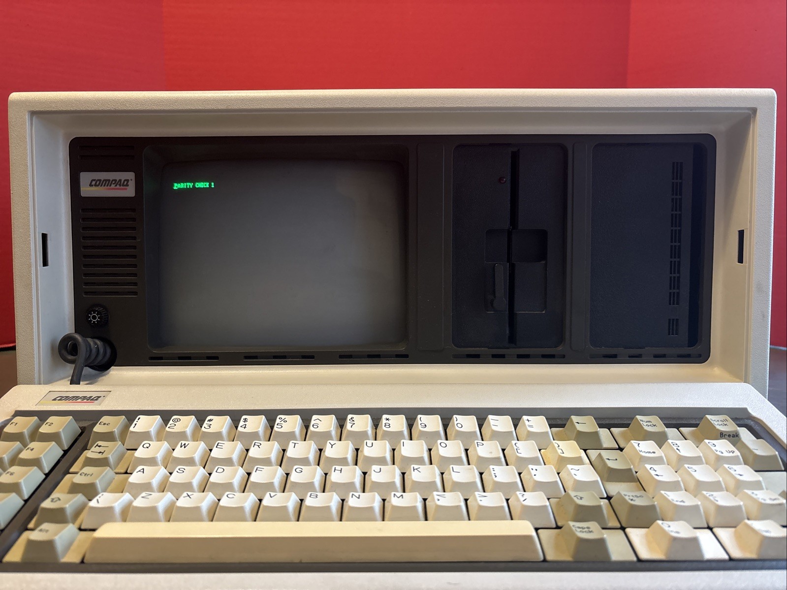 Vintage Compaq Portable Model 101709 Computer. Powers On. As Is.