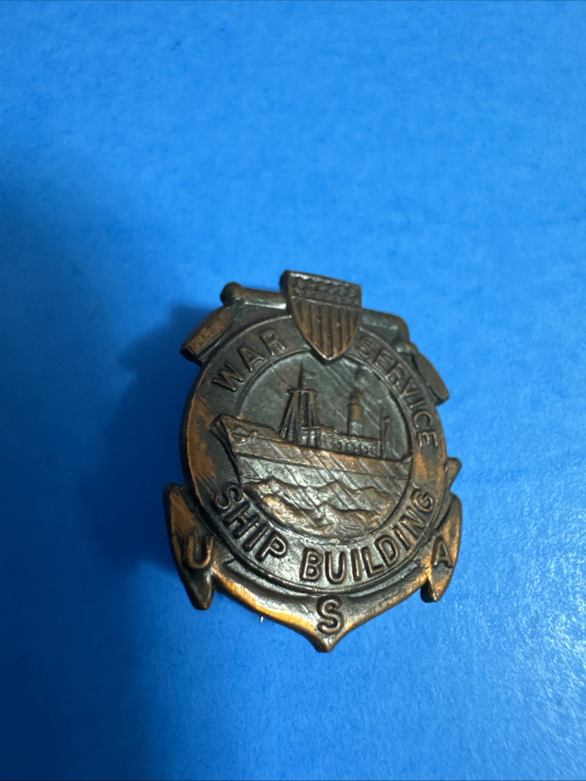 WWl Homefront pin War service ship building bronze Pinback W & H Co. (P34)