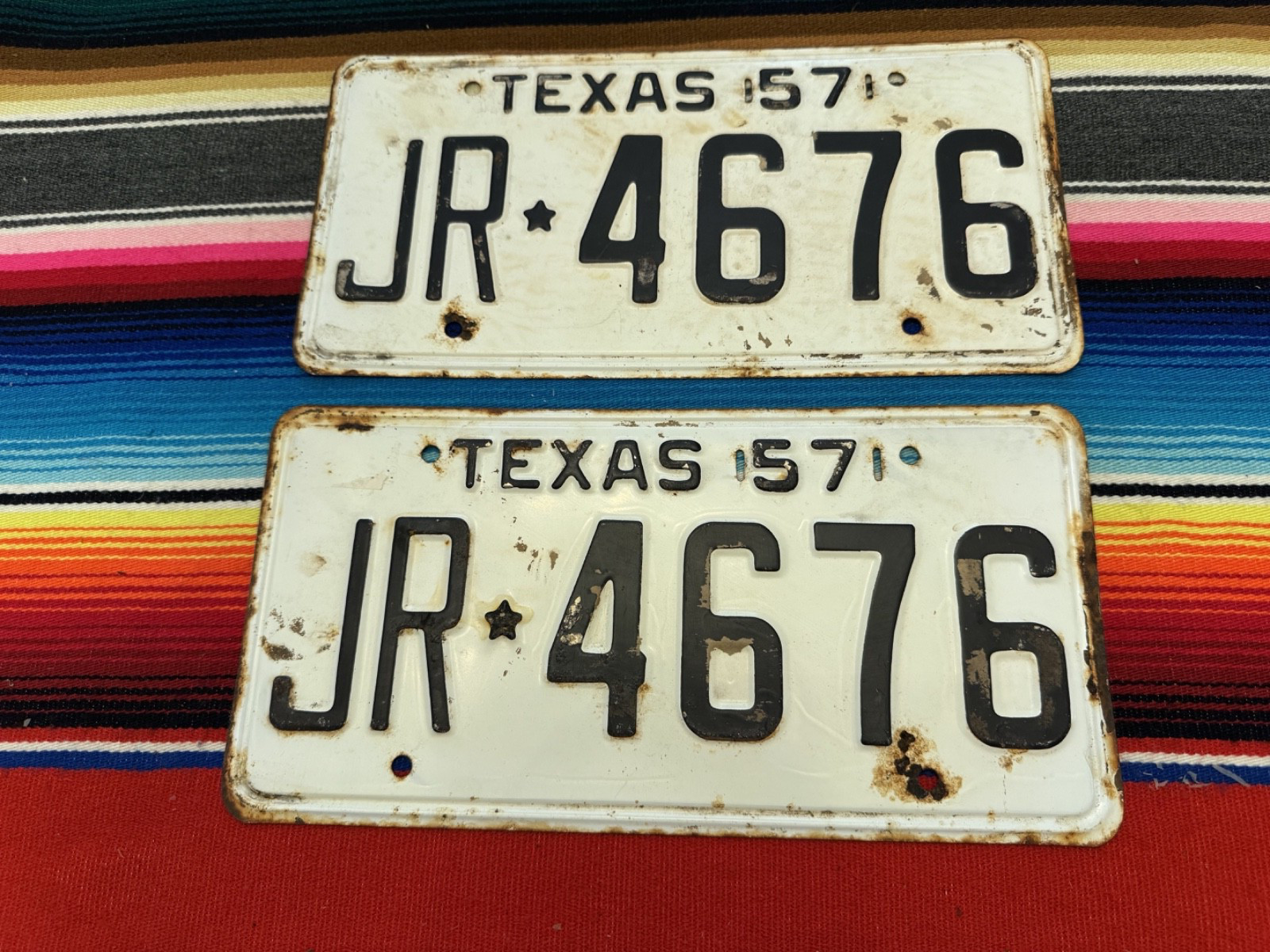 1957       TEXAS      PASSENGER       LICENSE       PLATES     JR4676