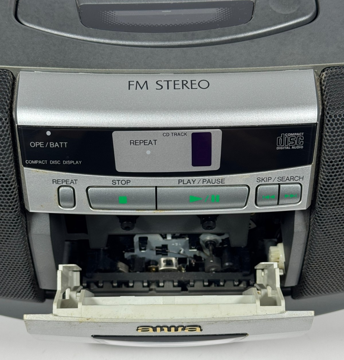 AIWA CSD-ES225 Compact Disc Stereo Radio Cassette Recorder Boombox FULLY TESTED