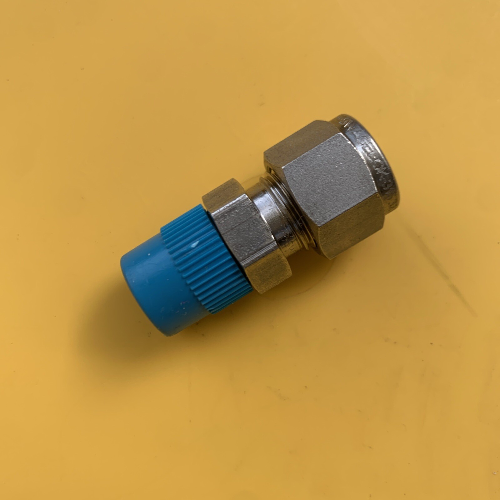 Swagelok SS-600-1-4 Tube Fitting Male Connector 3/8" Tube x 1/4" Male NPT