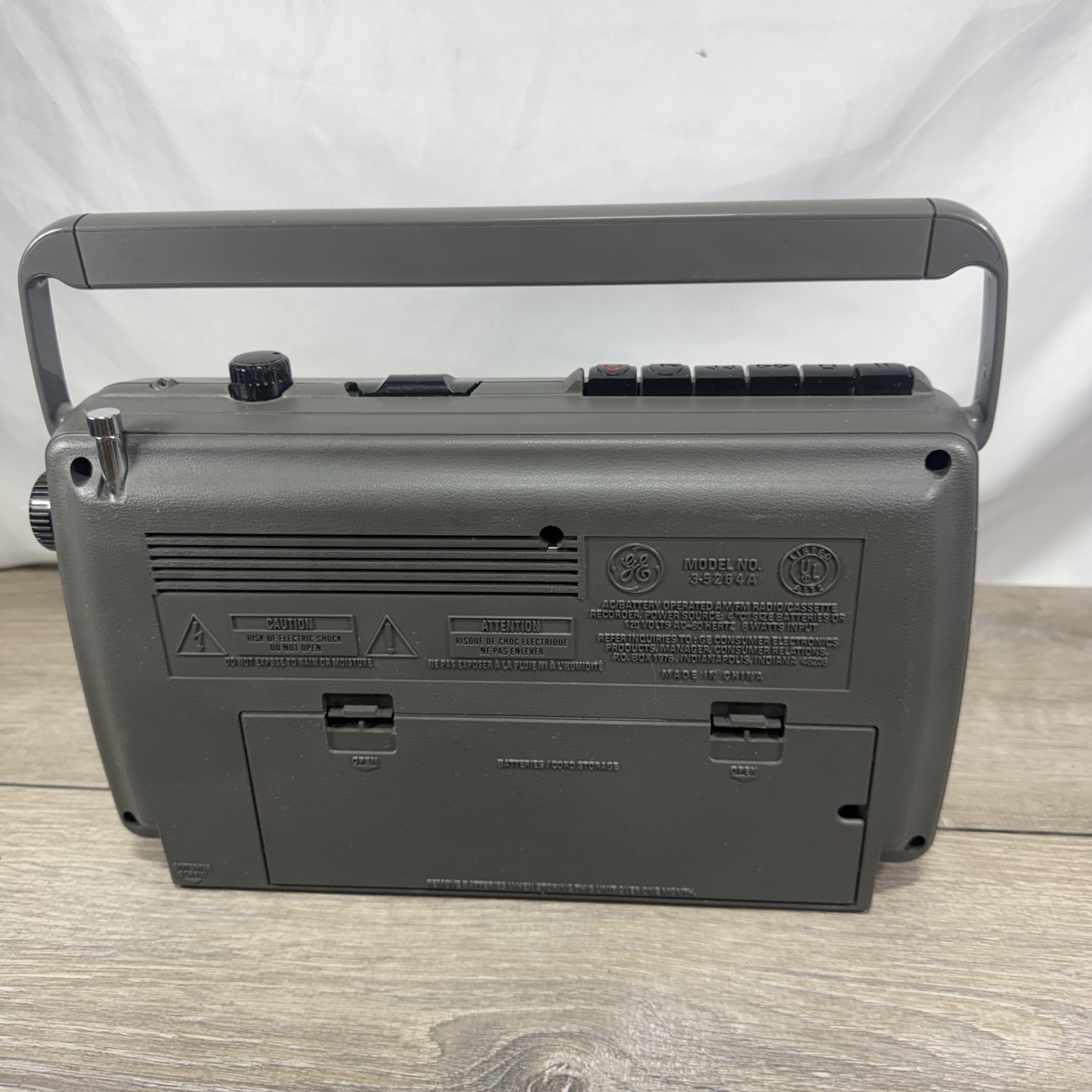 Vintage GE General Electric AM/FM Radio Cassette Player Model 3-5264A Works