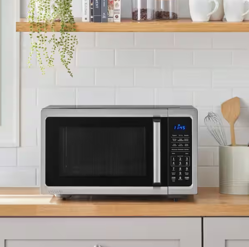 Vissani EC042A2KJCLPF 1.5 cu.ft. Countertop Microwave with Air Fry - Refurbished