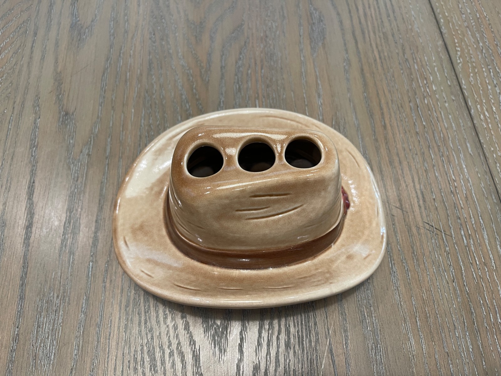 DONISA 1992 Vintage Cowboy Hat Toothbrush Holder Western Bathroom Accessorie