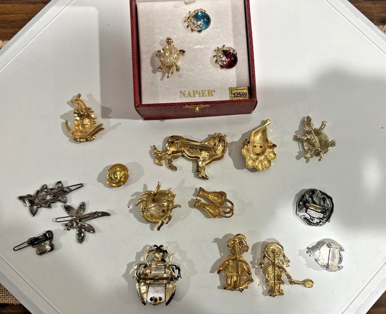 LOT Animals, Insect, person, Brooches, Hair claps 18 pc AAi,Avon, AK, Napier