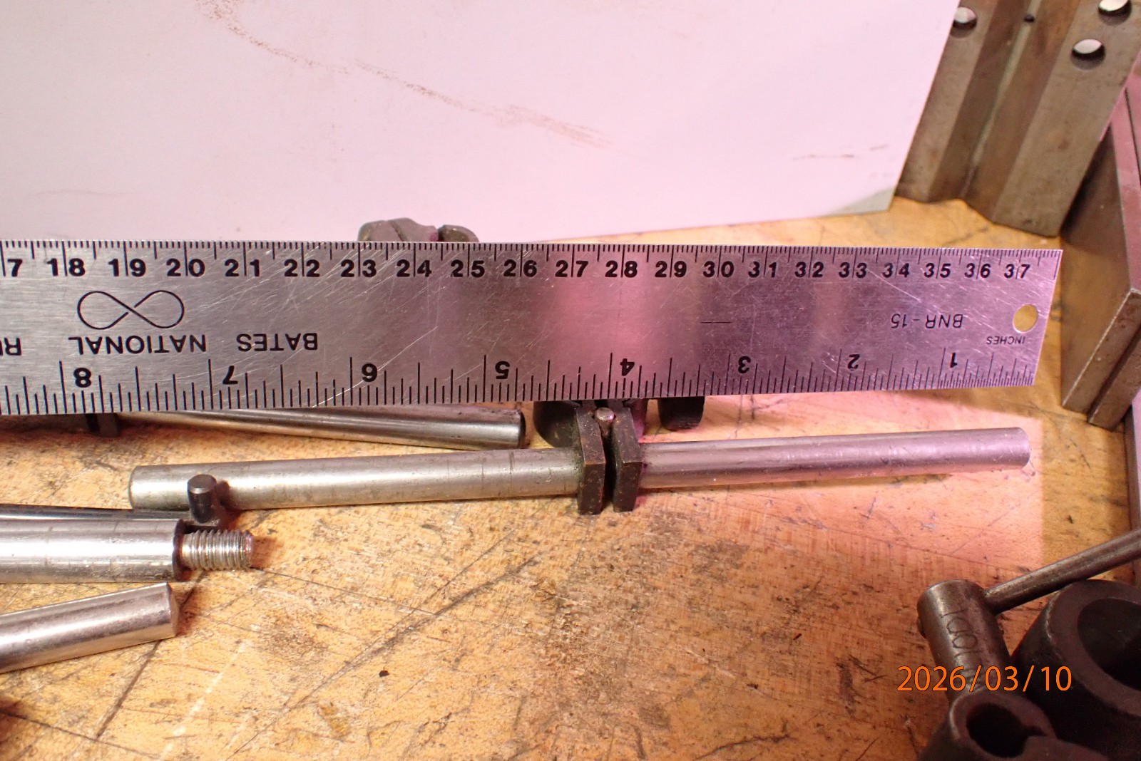 PILE OF BROWN AND SHARPE STARRETT OTHER DIAL INDICATOR ARMS SWIVEL BRACKETS PART