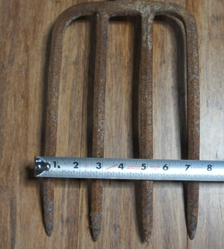 Vintage Rust Pitchfork Head Spade 4 Tine Prongs w/ Handle Collar 19"L x 7 1/2"W