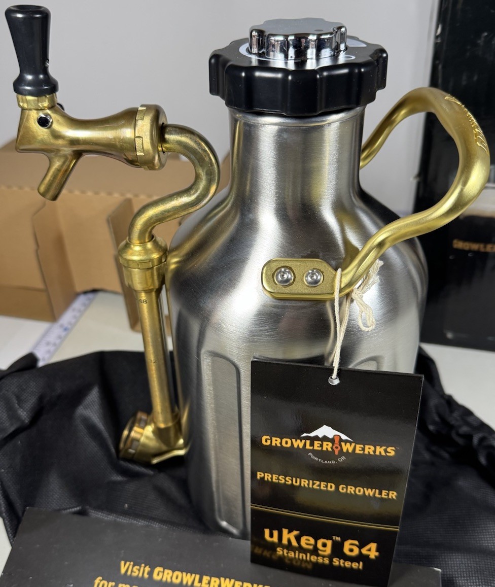 GrowlerWerks uKeg 64 oz Pressurized Stainless Steel Beer Growler New-open Box