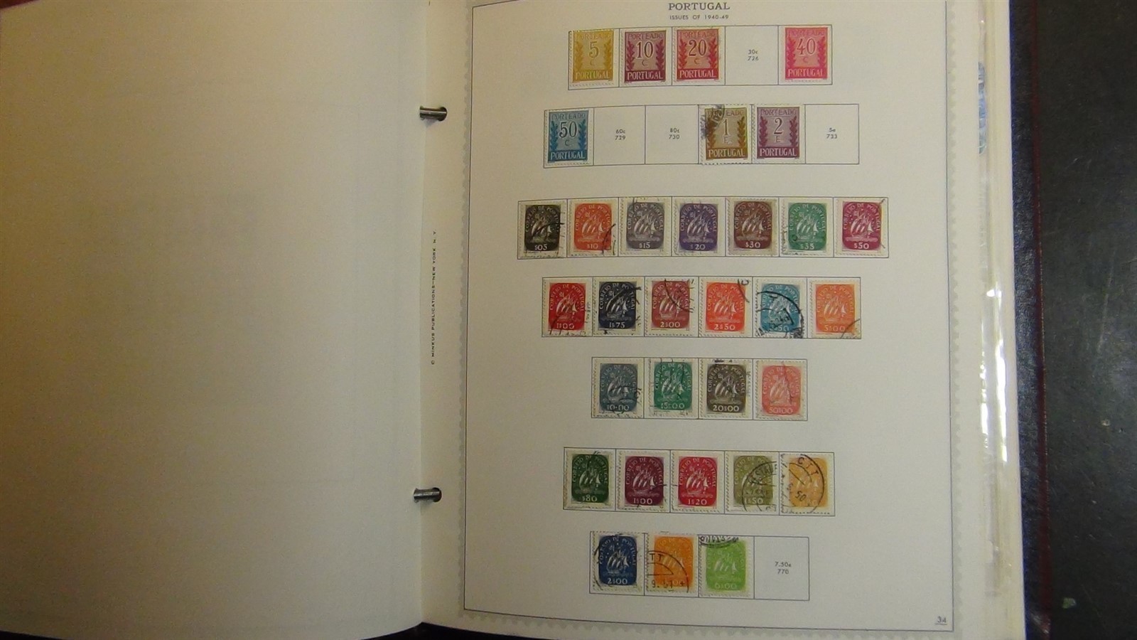 Stampsweis Portugal stamp collection in Minklus Specialty est 800 stamps to 1980