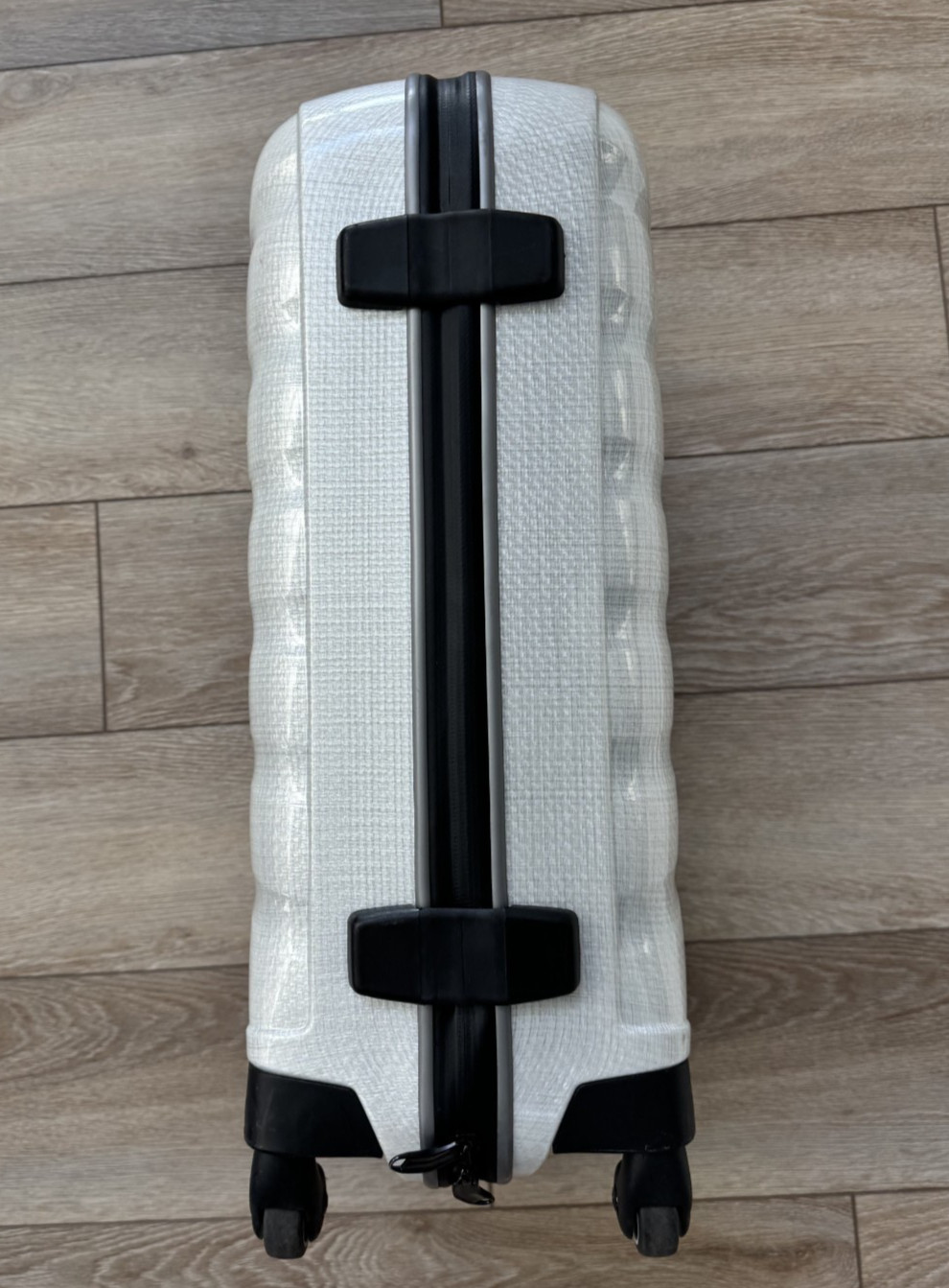 Samsonite Firelite Limited Edition for Tupperware 20” Spinner Carry-On Luggage