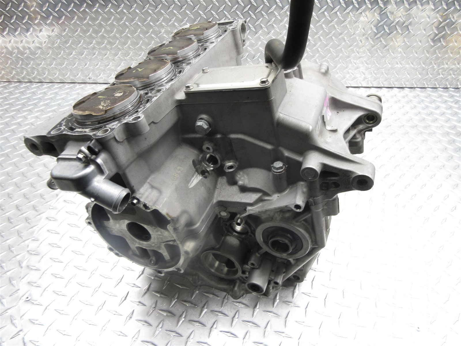 2012 11-15 Kawasaki ZX10R ZX1000 ZX10 Crankcase Case Engine Motor Block Piston