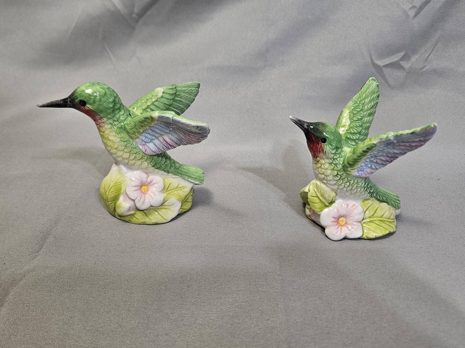 Ceramic Hummingbird Salt Pepper Shakers Set Green Flowers Small Kitchen Decor
