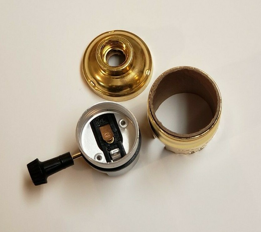 BRASS PLATED 3-WAY TURN KNOB LAMP SOCKET WITH LARGE 1/2" HOLE 1/4IP NEW 306061J
