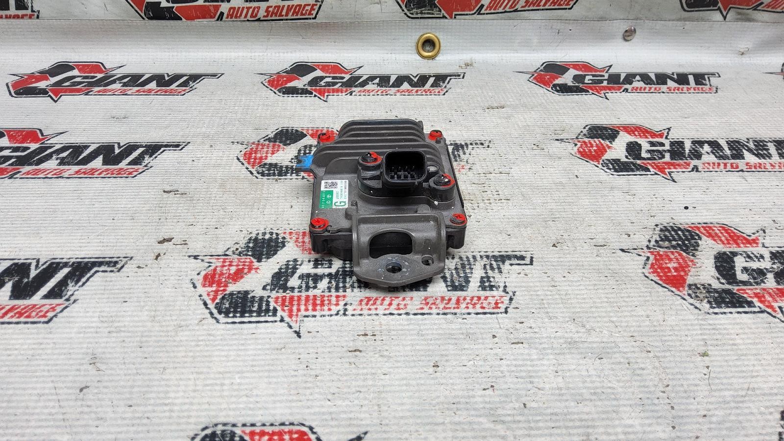 18 19 20 TOYOTA SIENNA CRUISE CONTROL DISTANCE SENSOR RADAR UNIT 882100A010