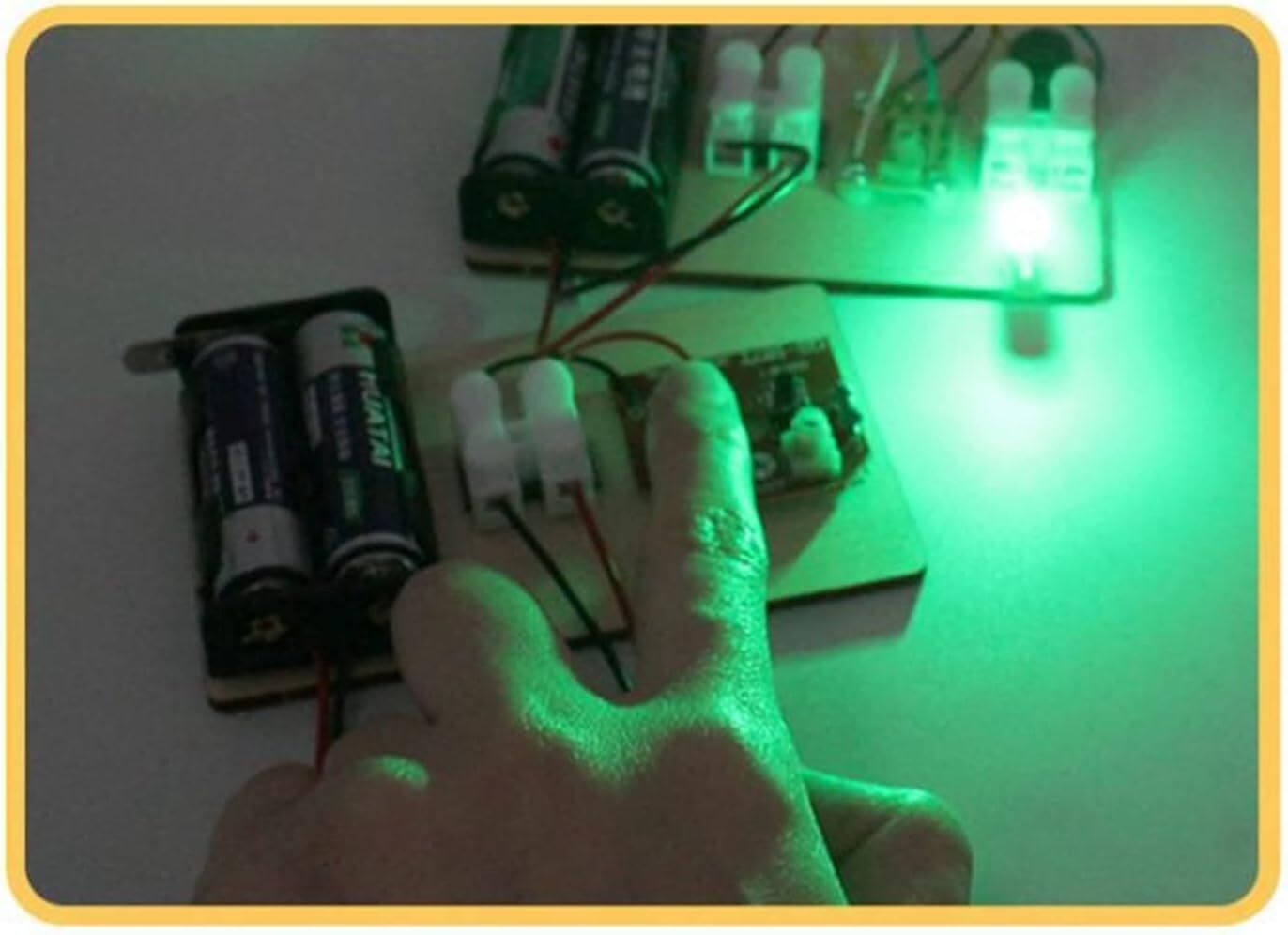 Kits-Learn Morse Code,a Telegraph MachineElectric Circuit Experiment(No Battery)