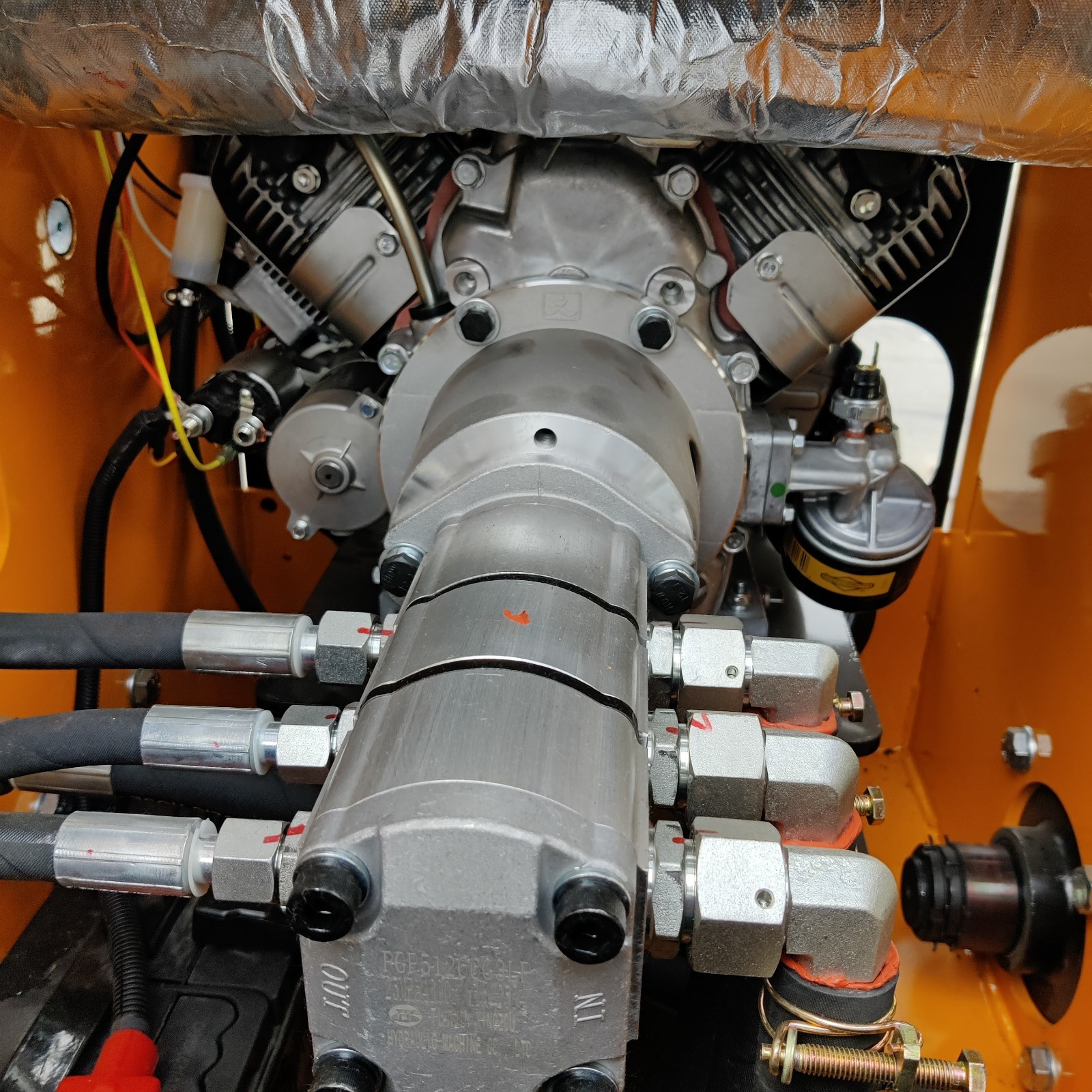 Free Shipping Mini Skid Steer Loader TYPHON STOMP 501 Compact Track 23.5 HP Gas