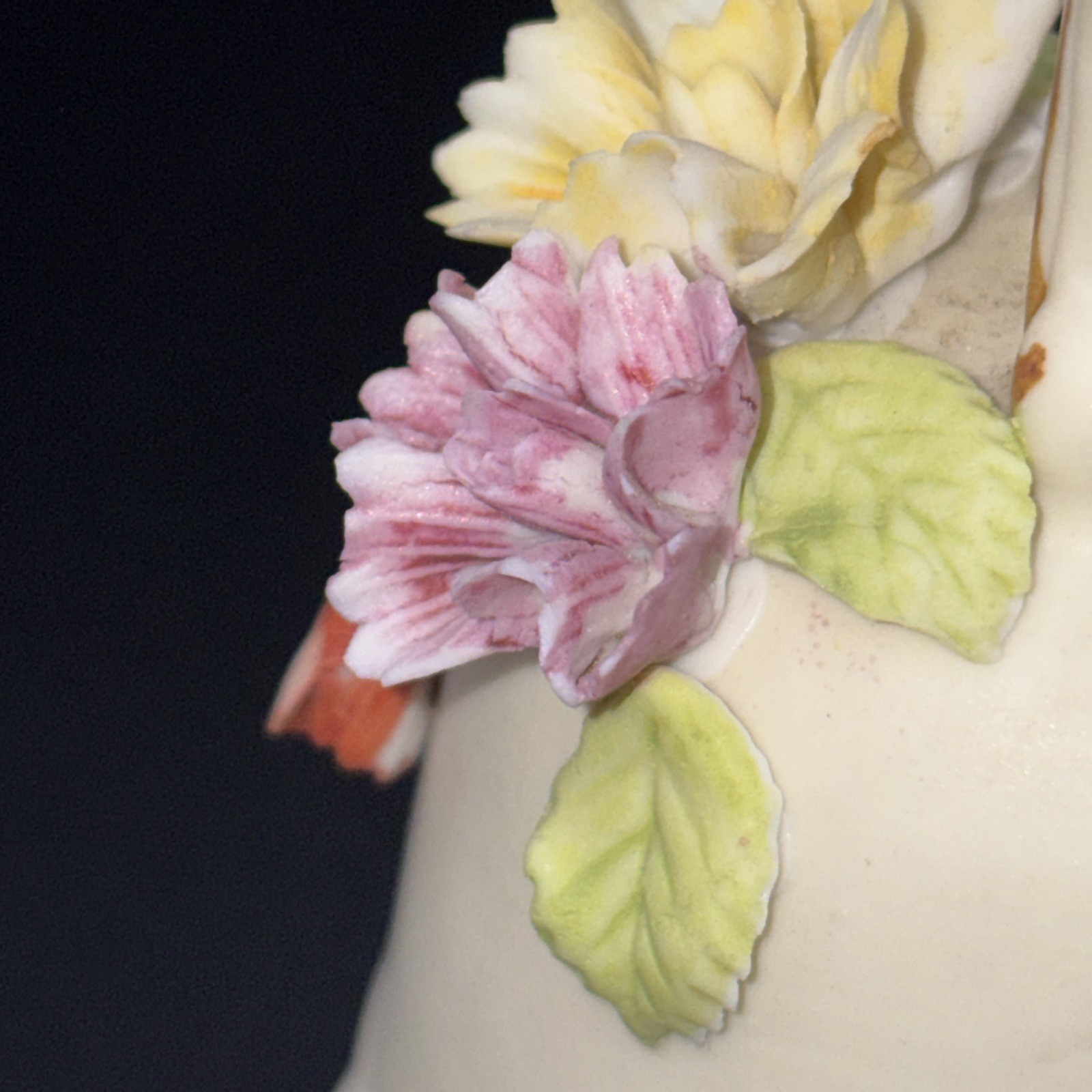 Vintage Arnart Copodimonte Style Mission Bell Off-White Porcelain Flowers MINT