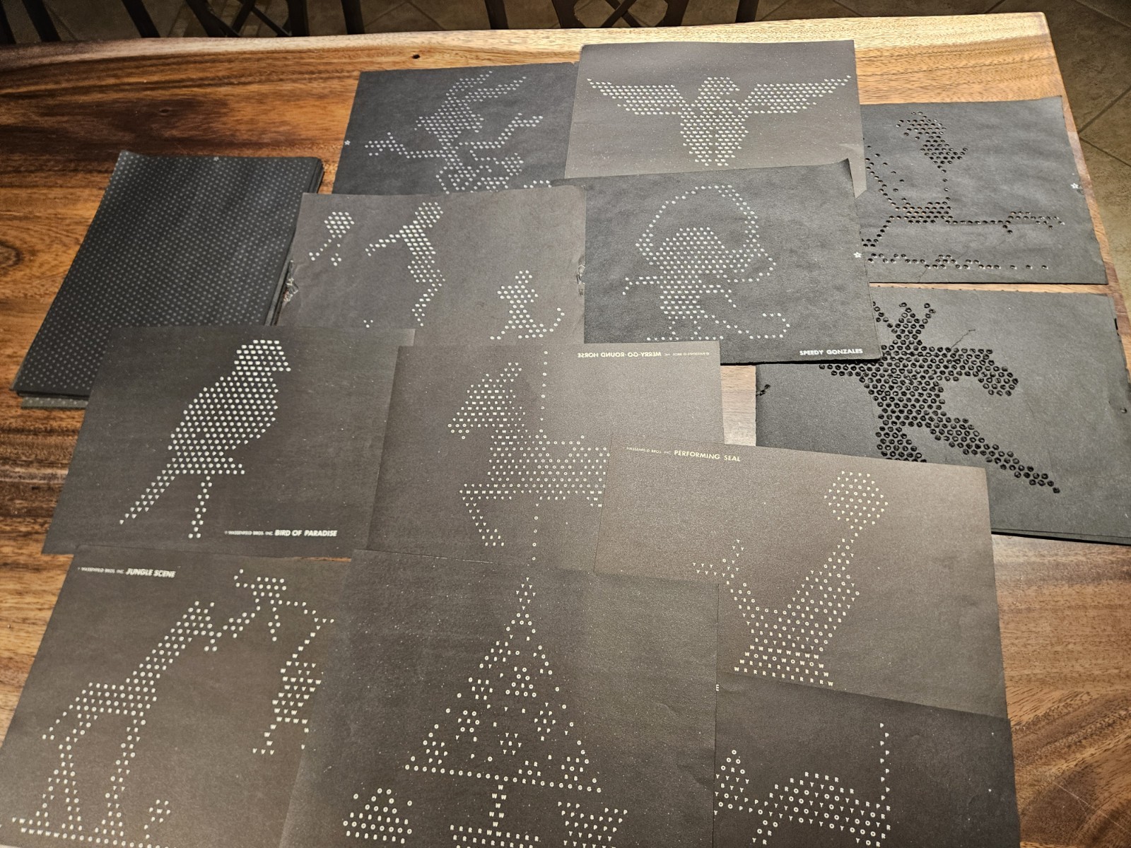 Vintage ORIGINAL 1967 "LITE BRITE" Hasbro Toy Light Bright BUGS/REFILLS/PEGS!!!!