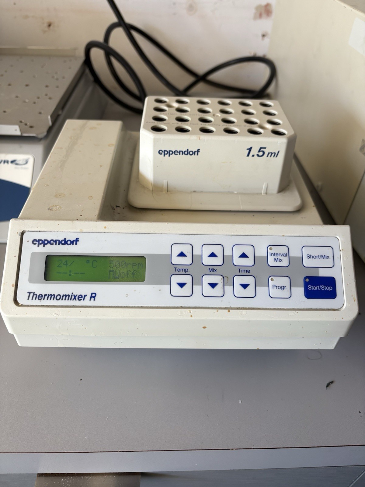 Eppendorf Thermomixer R Incubator Shaker Mixer 1.5 mL Block 5355