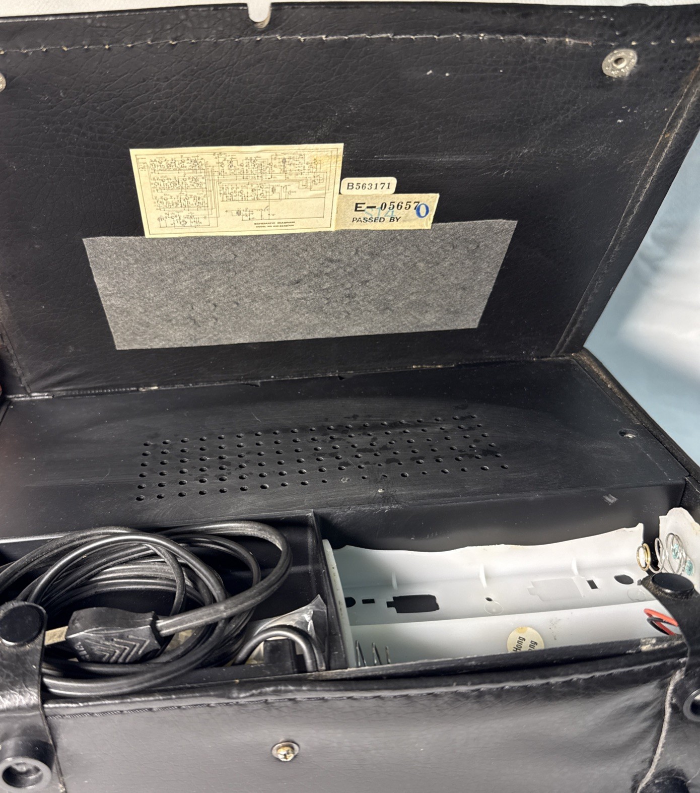 Vintage Sears Solid State AM-FM Radio Model #266 22491 700 *Works*