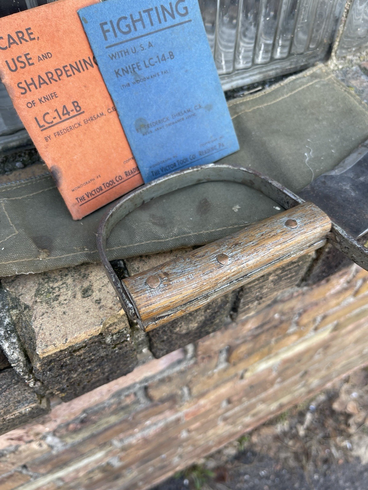 Vtg US WWII LC14-B Woodmans Pal 280 Knife Sheath & 2 Manuals WW2 Fighting Knife