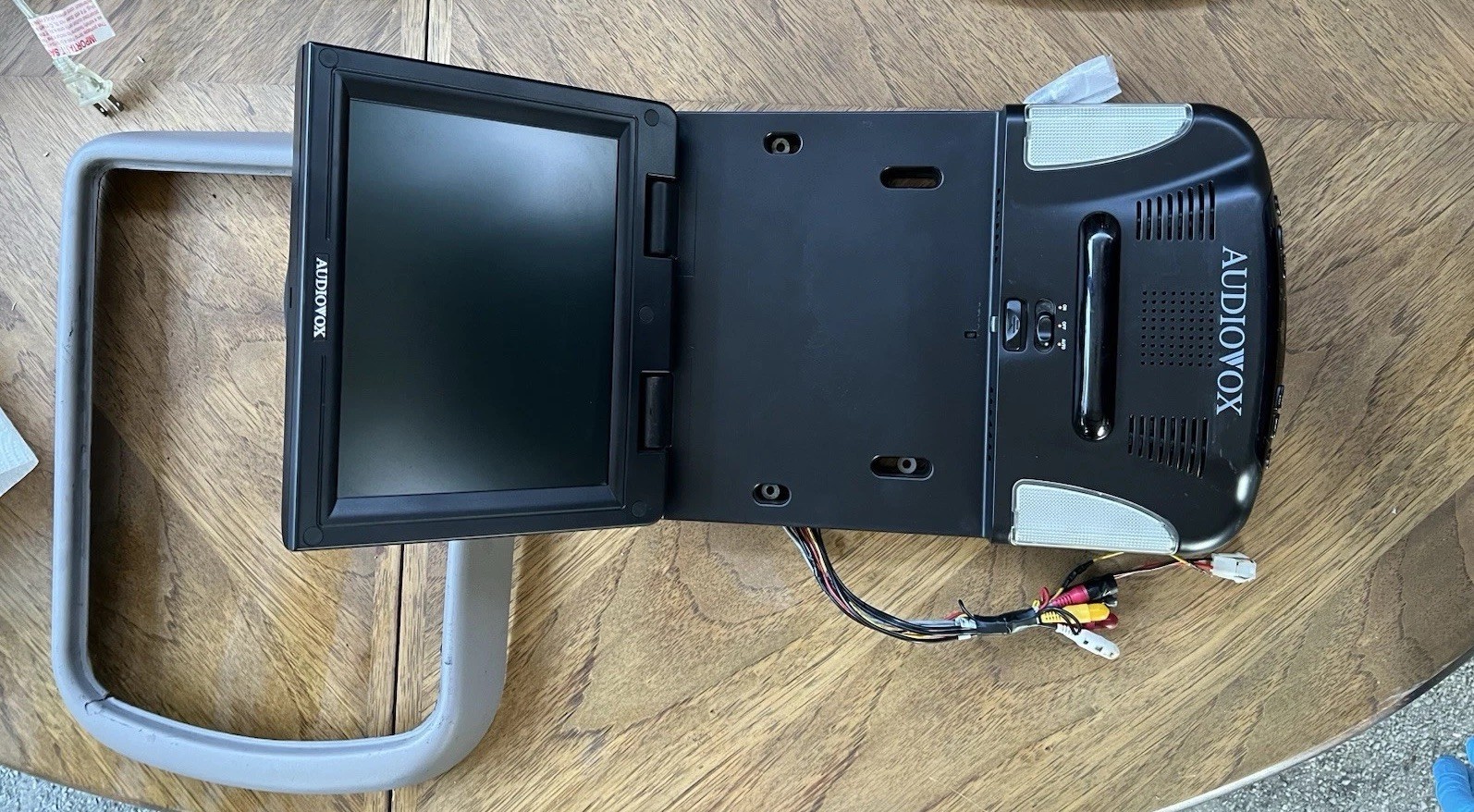 Audiovox VOD1048 10” Overhead Monitor And Dvd Player Universal