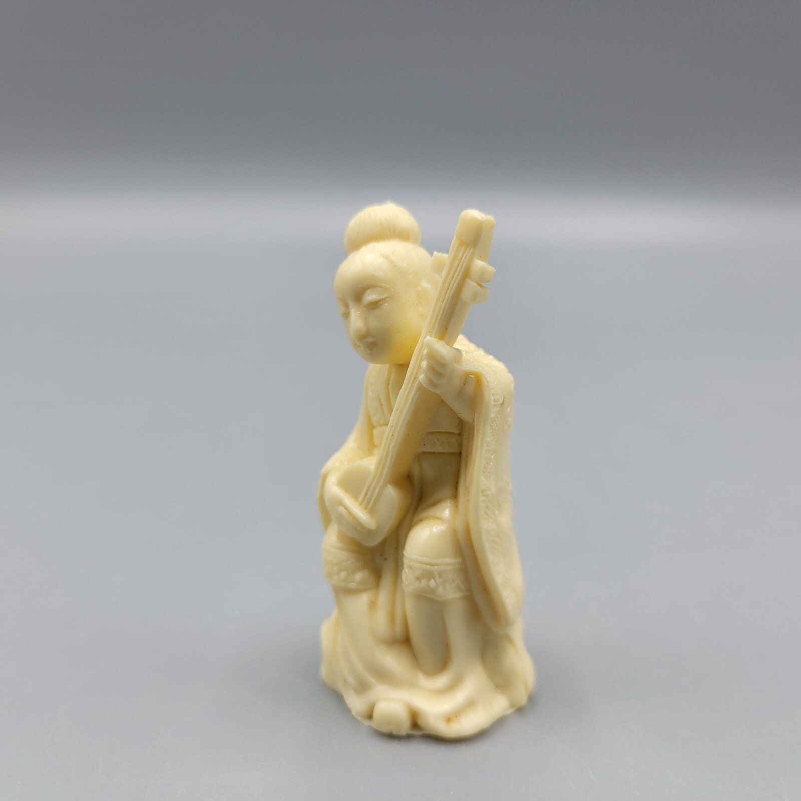 Vtg Resin Japanese Netsuke Oriental Asian Women Figurine Playing Instrument 2"