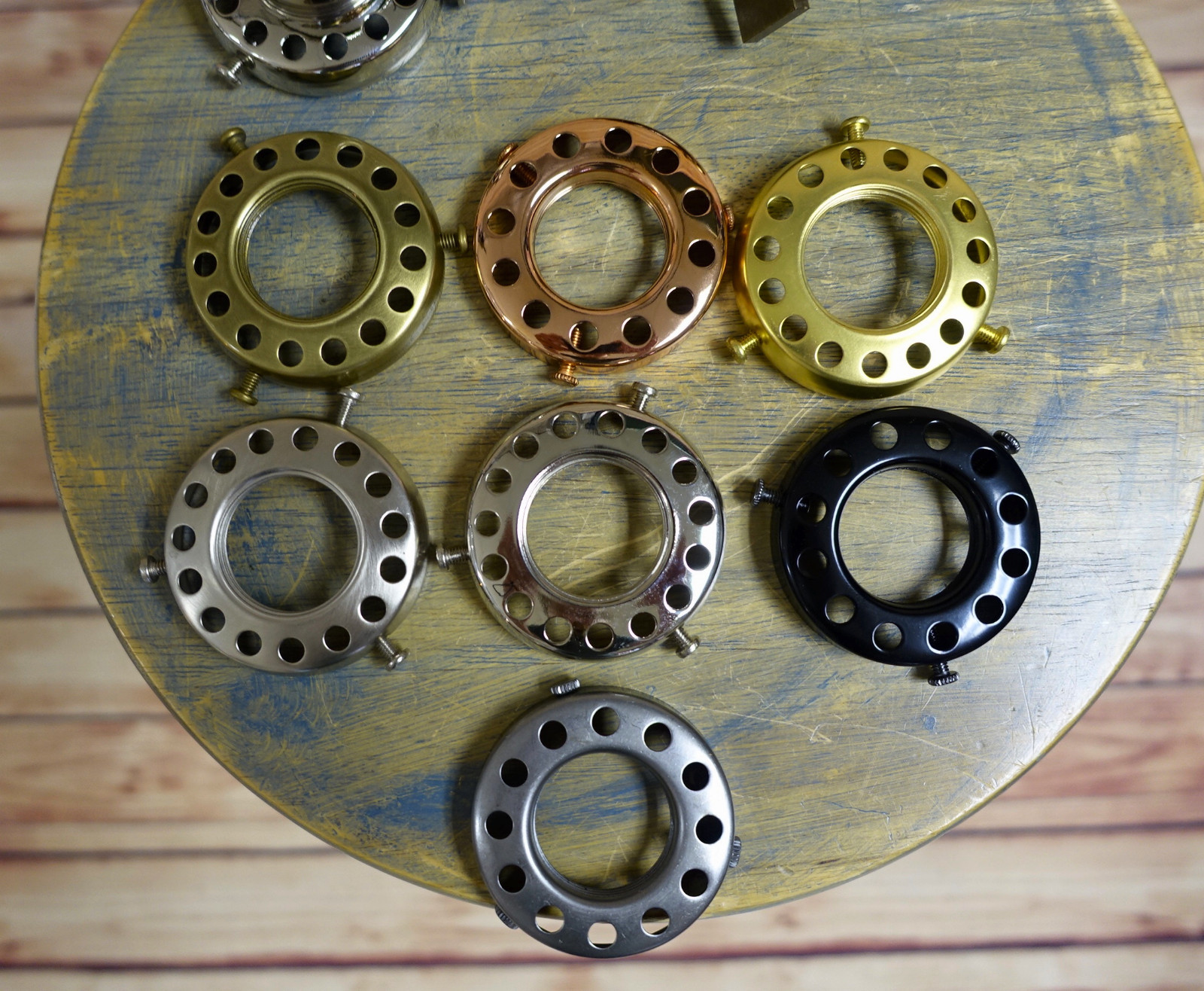 2-1/4" Fitter - Uno Threaded Shade Holder, Stamped Brass - Socket Sold Separate