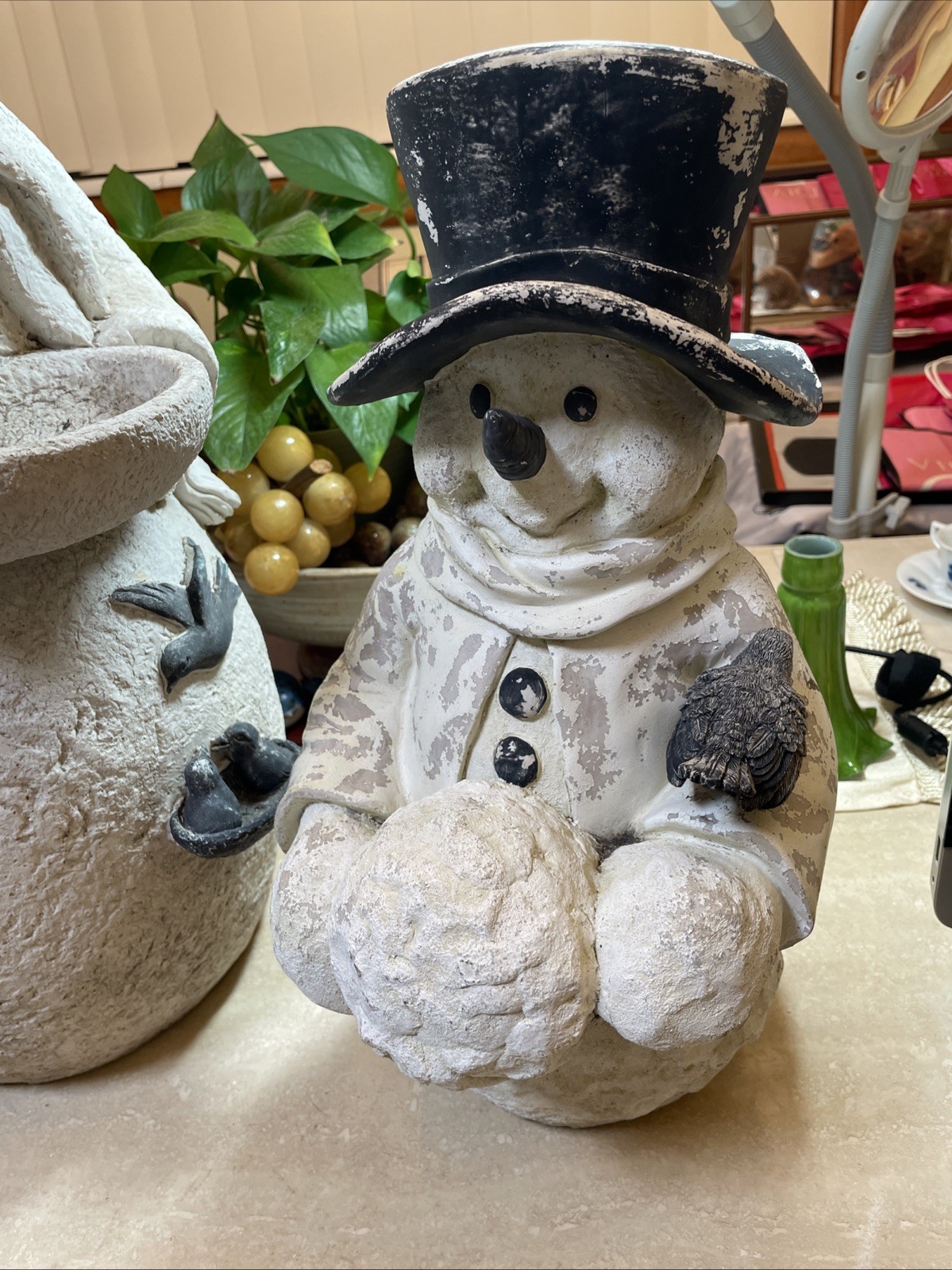 Christmas Snowman Bird Feeders Black Birds Fiberglass Mix Materials Beautiful 2