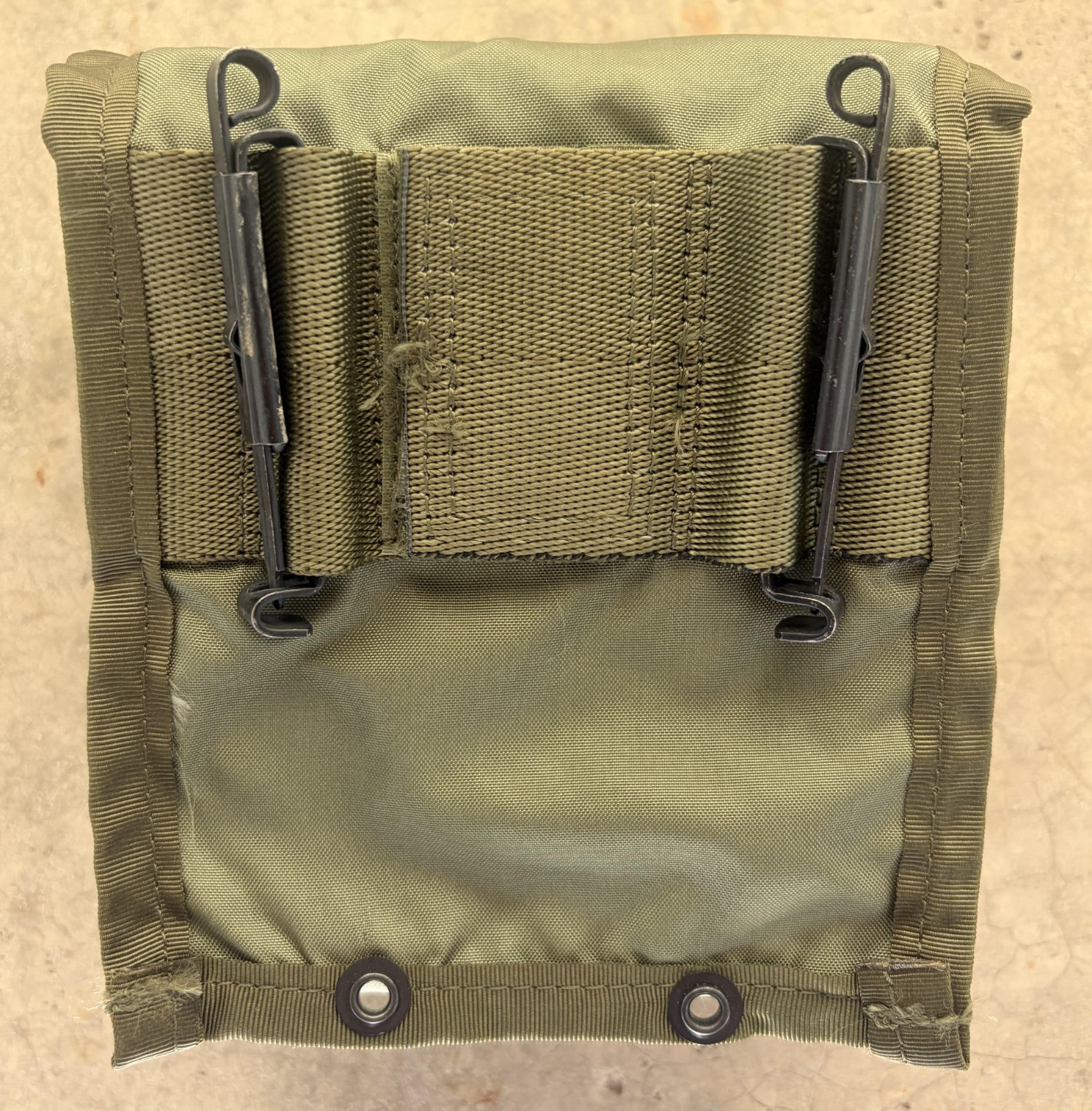 Alice First Aid Kit US Military - Empty and plastic tab not broken