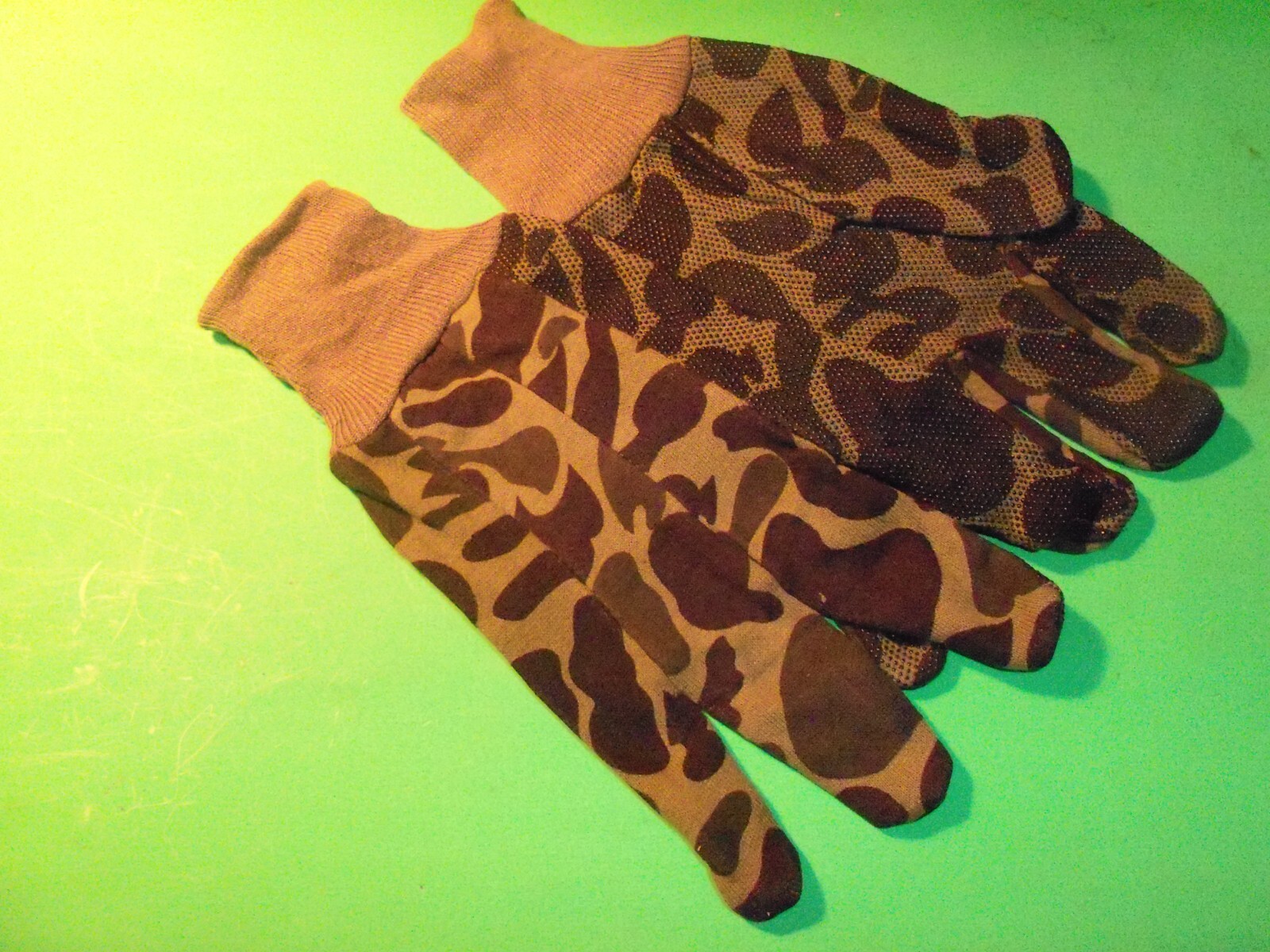 NEW Camo  Dot Jersey Unlined Cotton Gloves HUNTING LG XL 5309MD