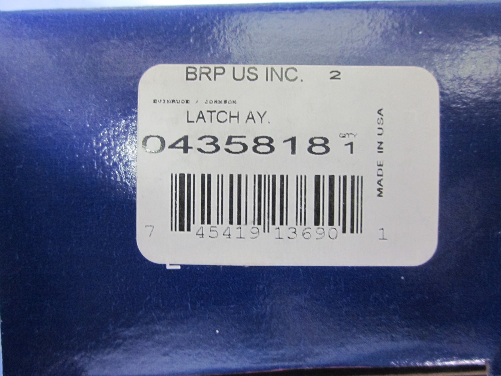 JOHNSON EVINRUDE 4 6 8 9.9 15 HP MOTOR COVER COWLING REAR LATCH ASSY 435818 NEW