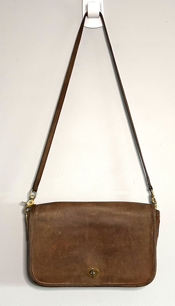 VTG Coach Shoulder Bag Brown British Tan Leather Brass Turnlock *Need TLC As Is*