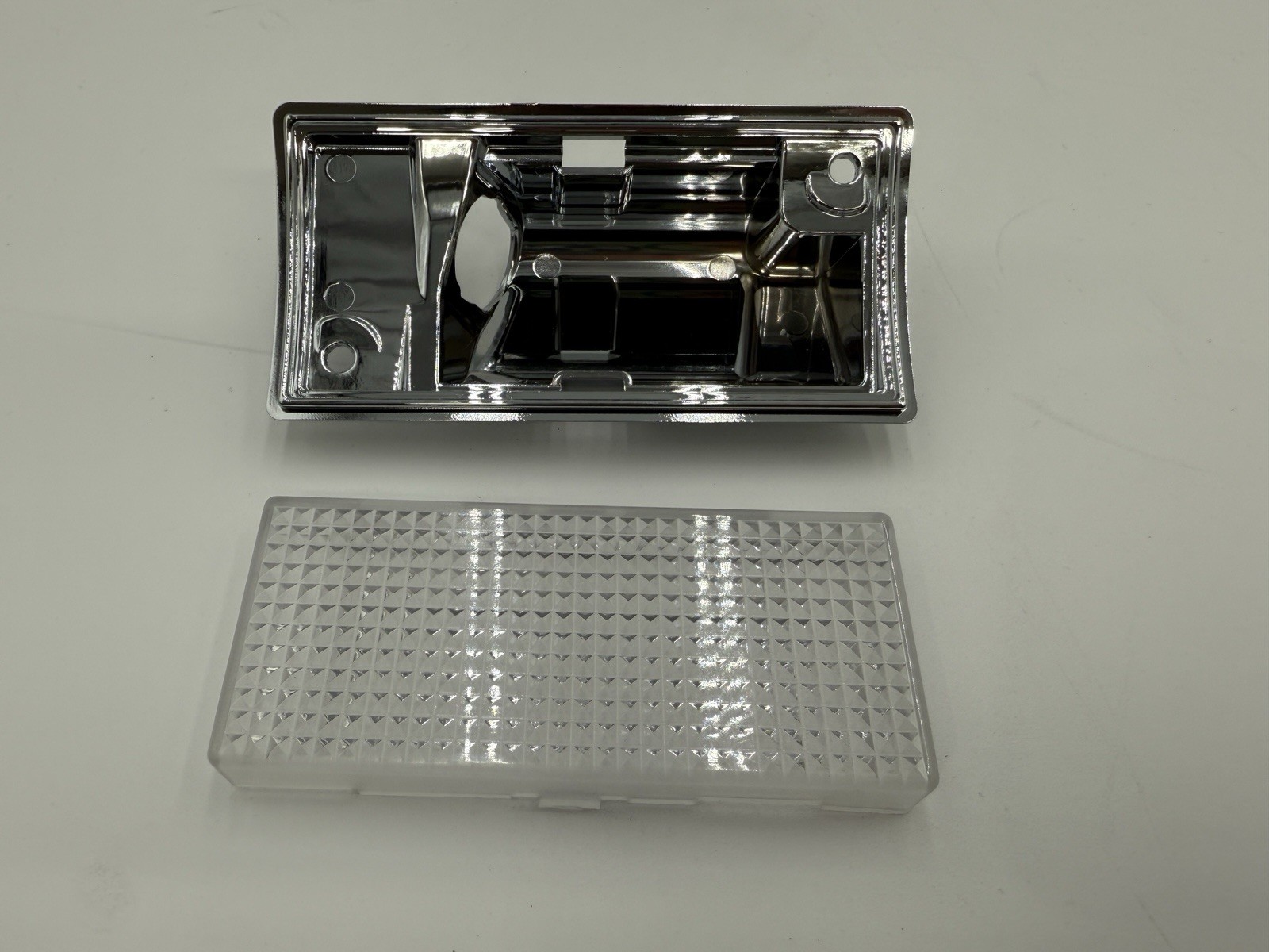 1973-83 CHEVROLET GMC C10 C20 TRUCK DOME LIGHT BASE WITH CLEAR LENS NEW CHROME