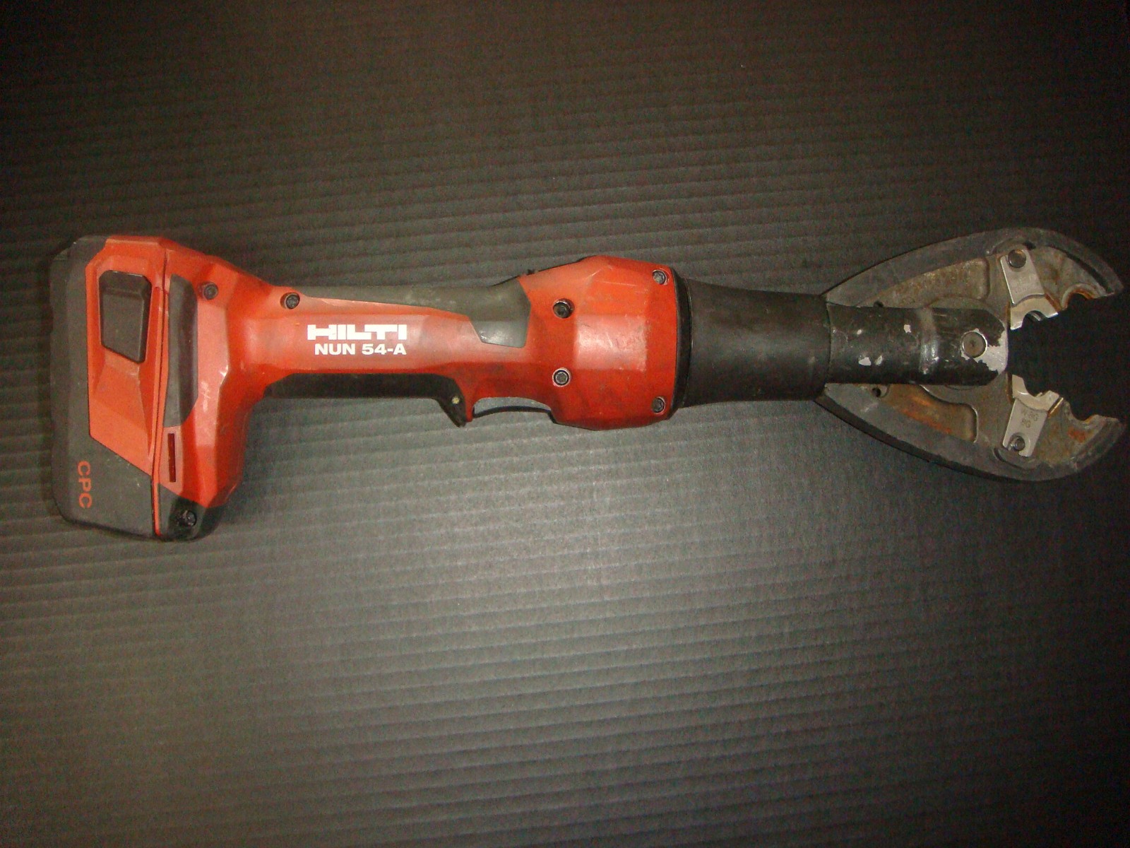 HILTI NUN 54-A CORDLESS CABLE CRIMPER 1 BATTERY & 1 CRIMP HEAD DIE