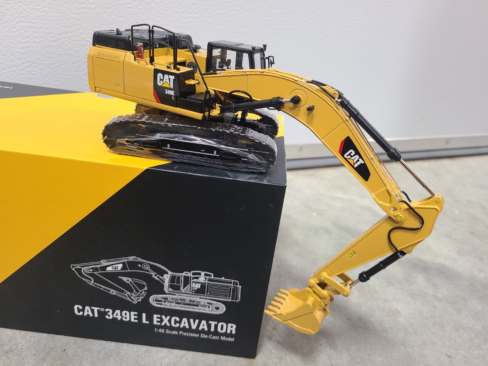 CCM 1/48 Scale Cat 349 E L Hydraulic Excavator Precision Diecast Model EXC