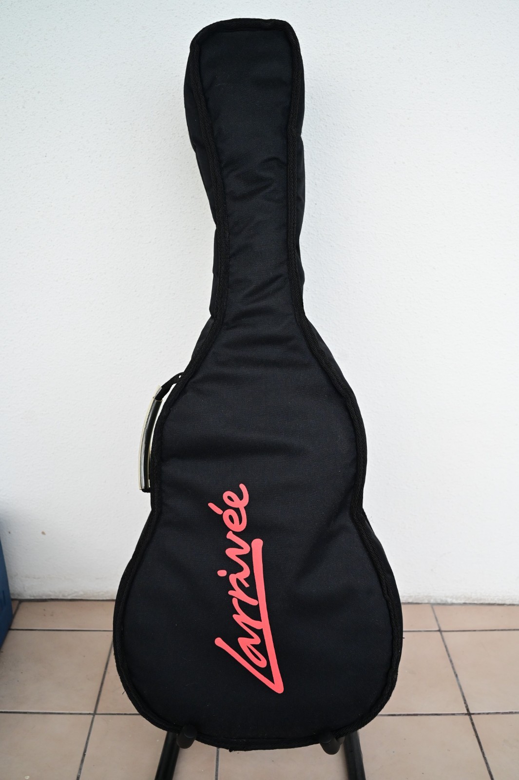 2001 Larrivee O-01 Parlor Guitar Serial #52848 Dated 2001/includes soft case